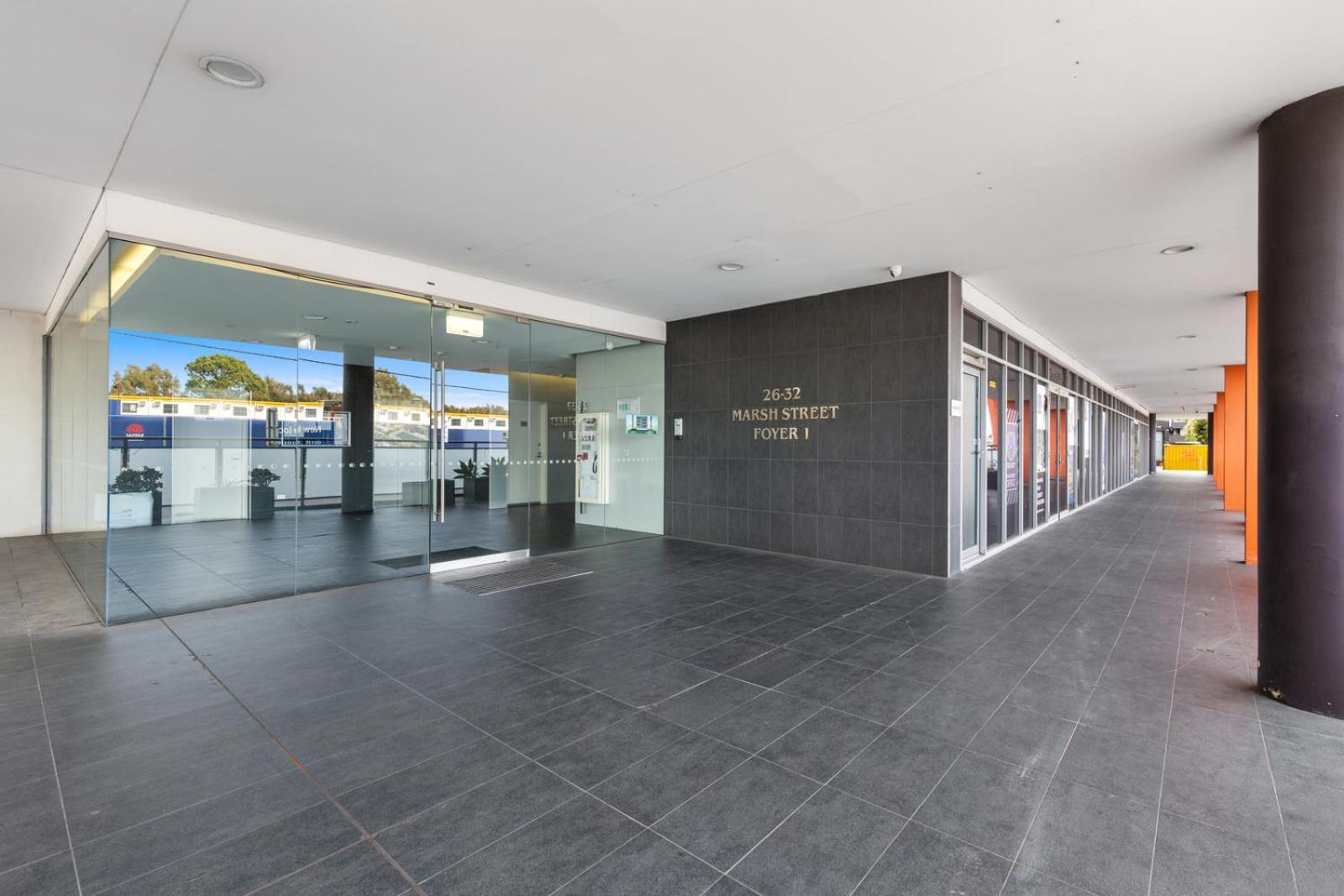 Airport * Sydney